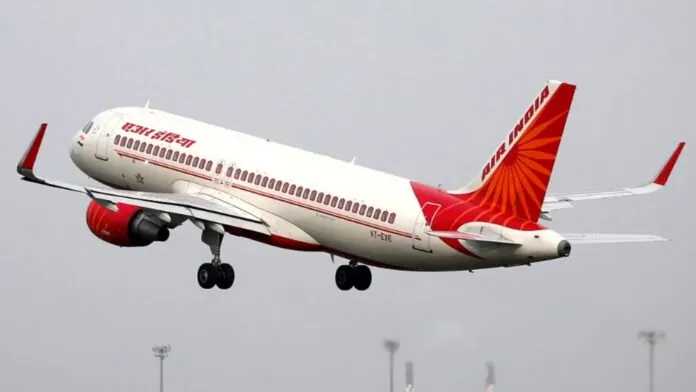 इंजन में आग से मचा हड़कंप: इंदौर जा रही एयर इंडिया फ्लाइट ने हवा में भरा यू-टर्न, दिल्ली एयरपोर्ट पर सुरक्षित लैंडिंग