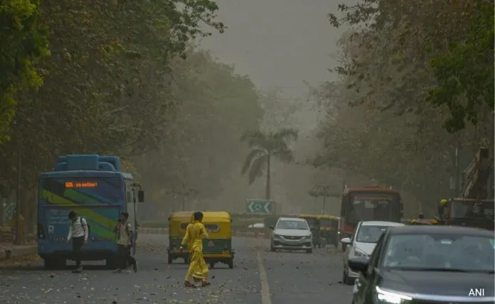 दिल्ली क्लाउड सीडिंग ट्रायल्स: कैसे काम करेगा यह, क्यों हो रहा है परीक्षण और क्या अपेक्षाएँ हैं
