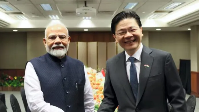 PM Modi highlights need for global solidarity against terrorism: सिंगापुर PM संग बातचीत में आतंकवाद पर वैश्विक एकजुटता की जरूरत पर जोर