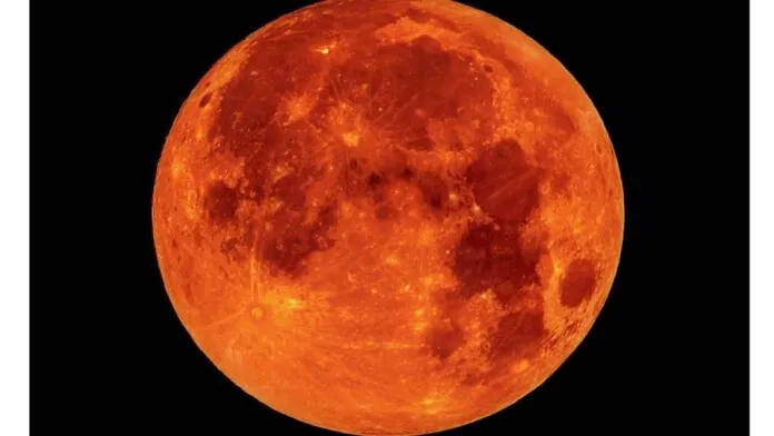 भारत में 7 सितंबर की रात बहेगी चंद्रमा पर रक्तिम छाया: जानें चंद्रग्रहण और सूतककाल की पूरी जानकारी